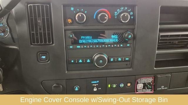 2025 Chevrolet Express Cargo 3500 WT