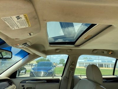 2006 Lincoln Town Car Signature Limited