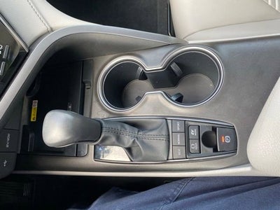 2024 Toyota Camry Hybrid SE