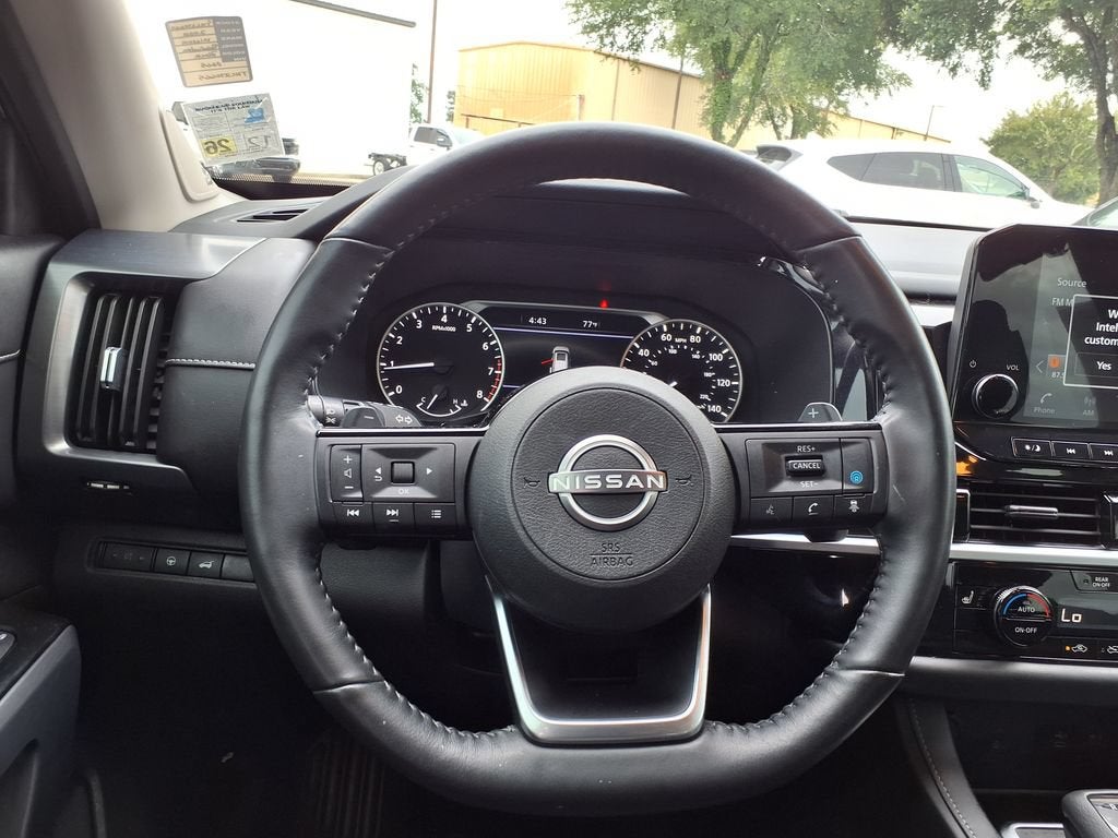 2022 Nissan Pathfinder SL