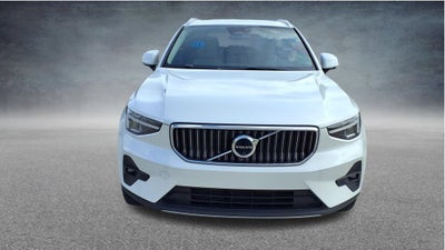 2023 Volvo XC40 Ultimate Bright Theme