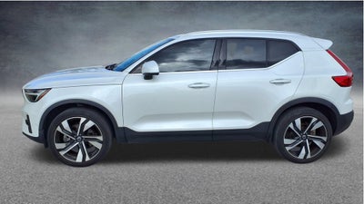 2023 Volvo XC40 Ultimate Bright Theme