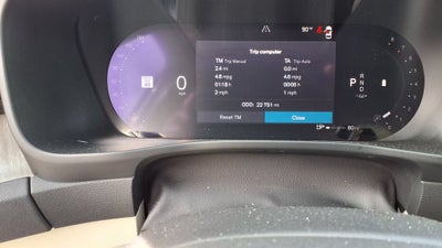 2023 Volvo XC40 Ultimate Bright Theme
