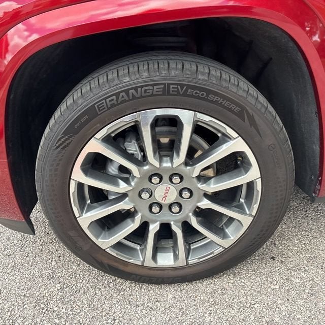 2022 GMC Acadia Denali