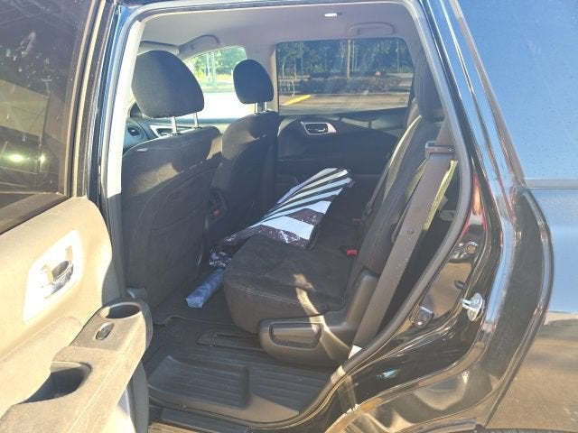 2016 Nissan Pathfinder S