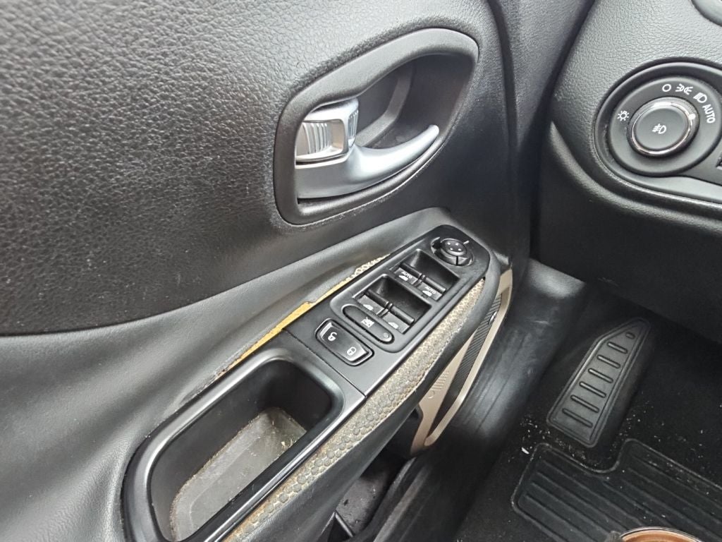 2016 Jeep Renegade Latitude 75th Anniversary Edition