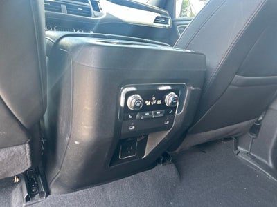 2024 GMC Yukon XL SLT
