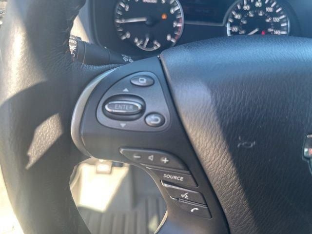 2020 Nissan Pathfinder SL