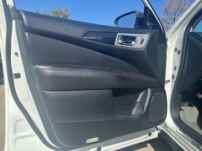 2020 Nissan Pathfinder SL