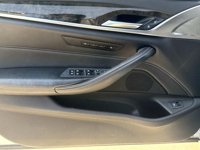 2018 BMW 5 Series 540i