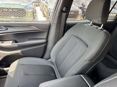 2026 Jeep Grand Cherokee GRAND CHEROKEE L LAREDO X 4X2