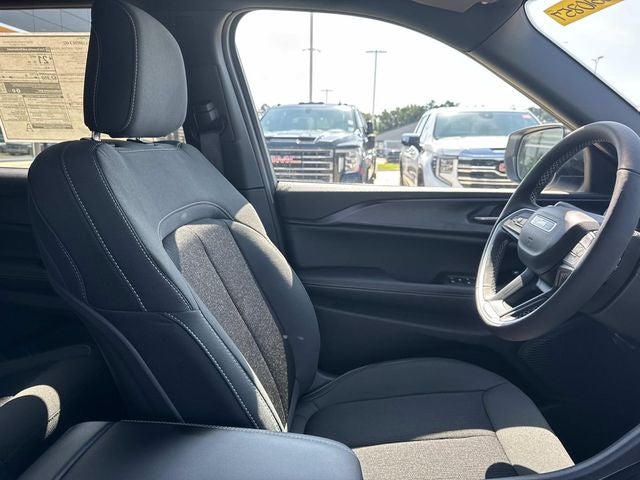 2026 Jeep Grand Cherokee GRAND CHEROKEE L LAREDO X 4X2