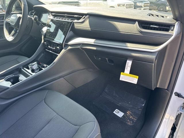 2026 Jeep Grand Cherokee GRAND CHEROKEE L LAREDO X 4X2