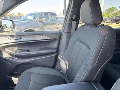 2026 Jeep Grand Cherokee GRAND CHEROKEE L LAREDO X 4X2