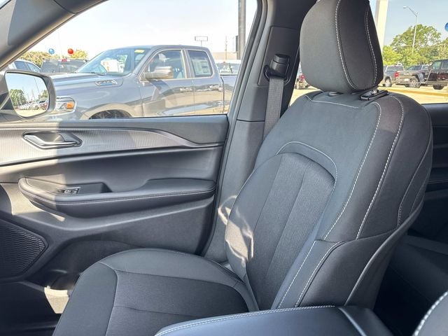 2026 Jeep Grand Cherokee GRAND CHEROKEE L LAREDO X 4X2
