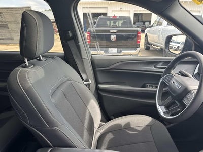 2026 Jeep Grand Cherokee GRAND CHEROKEE L LAREDO X 4X2