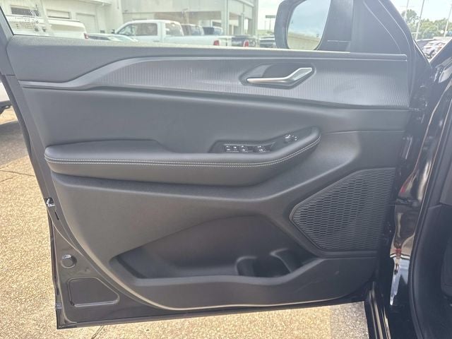 2026 Jeep Grand Cherokee GRAND CHEROKEE L LAREDO X 4X2