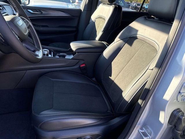 2025 Jeep Grand Cherokee GRAND CHEROKEE L ALTITUDE X 4X2