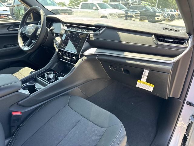 2026 Jeep Grand Cherokee GRAND CHEROKEE L LAREDO X 4X2