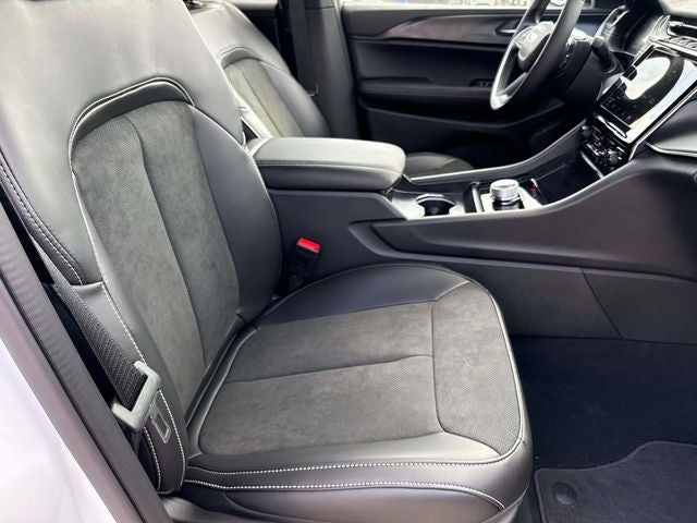 2025 Jeep Grand Cherokee GRAND CHEROKEE L ALTITUDE X 4X2