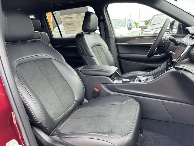 2026 Jeep Grand Cherokee GRAND CHEROKEE L LAREDO ALTITUDE 4X2