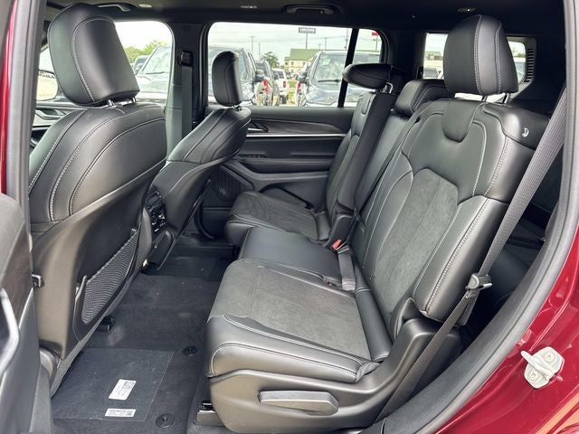 2026 Jeep Grand Cherokee GRAND CHEROKEE L LAREDO ALTITUDE 4X2