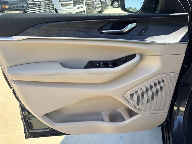 2025 Jeep Grand Cherokee GRAND CHEROKEE L LIMITED 4X2