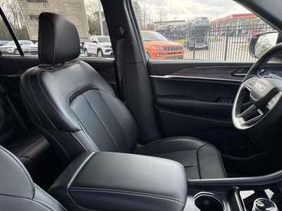 2025 Jeep Grand Cherokee GRAND CHEROKEE L LIMITED 4X2