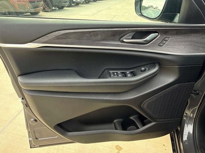 2025 Jeep Grand Cherokee GRAND CHEROKEE L LIMITED 4X2