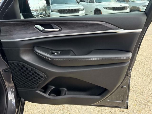 2025 Jeep Grand Cherokee GRAND CHEROKEE L LIMITED 4X2