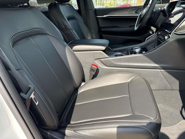 2025 Jeep Grand Cherokee GRAND CHEROKEE L LIMITED 4X2