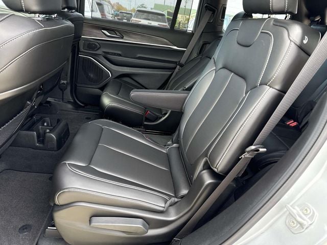 2025 Jeep Grand Cherokee GRAND CHEROKEE L LIMITED 4X2