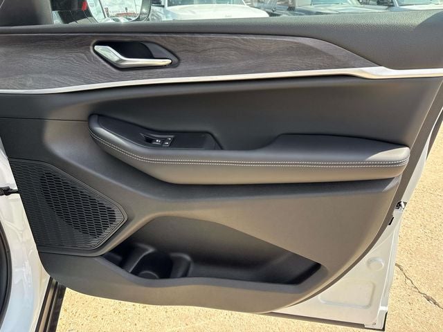 2025 Jeep Grand Cherokee GRAND CHEROKEE L LIMITED 4X2