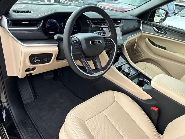 2025 Jeep Grand Cherokee GRAND CHEROKEE L LIMITED 4X2