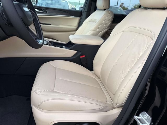 2025 Jeep Grand Cherokee GRAND CHEROKEE L LIMITED 4X2