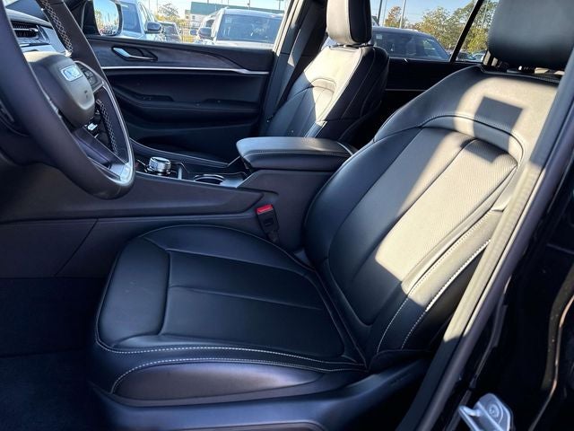 2025 Jeep Grand Cherokee GRAND CHEROKEE L LIMITED 4X2