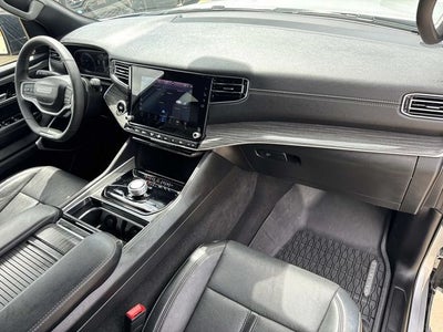 2024 Jeep Wagoneer L Series II 4x2