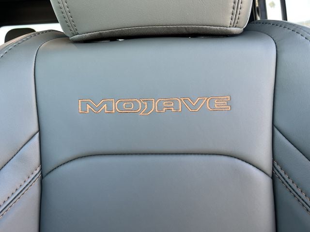 2026 Jeep Gladiator GLADIATOR MOJAVE X 4X4