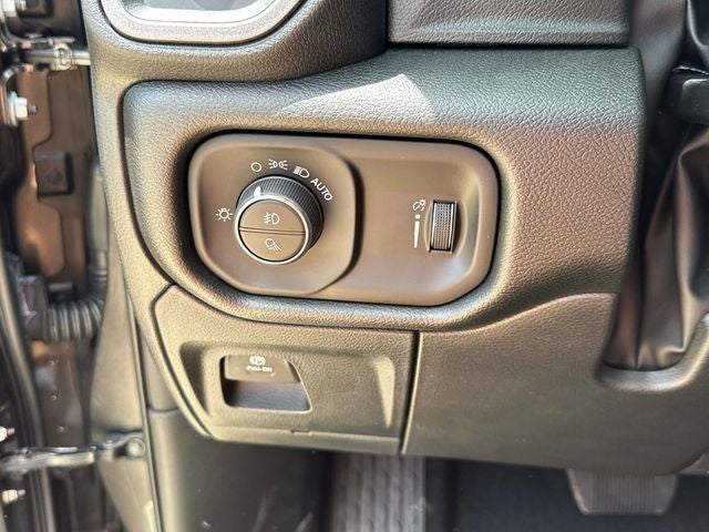 2026 RAM Ram 1500 RAM 1500 EXPRESS CREW CAB 4X2 5'7' BOX