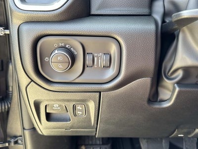 2026 RAM Ram 1500 RAM 1500 LARAMIE CREW CAB 4X2 5'7' BOX