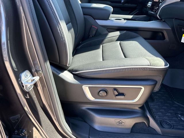 2026 RAM Ram 1500 RAM 1500 LARAMIE CREW CAB 4X2 5'7' BOX