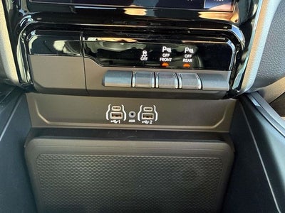 2026 RAM Ram 1500 RAM 1500 LARAMIE CREW CAB 4X2 5'7' BOX