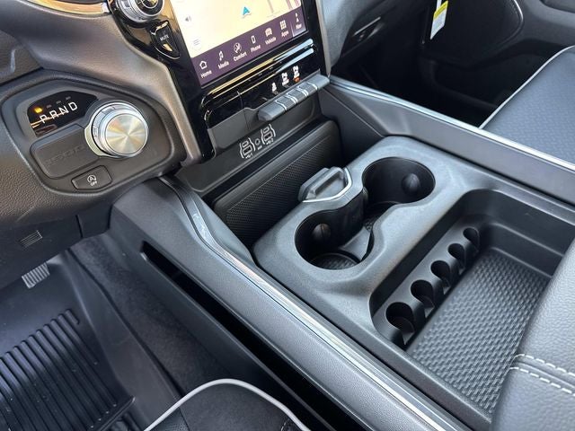 2026 RAM Ram 1500 RAM 1500 LARAMIE CREW CAB 4X2 5'7' BOX