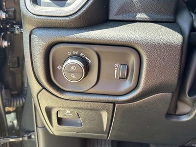 2026 RAM Ram 1500 RAM 1500 EXPRESS QUAD CAB 4X2 6'4' BOX