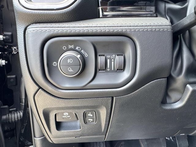 2026 RAM 1500 RAM 1500 LIMITED CREW CAB 4X4 5'7' BOX