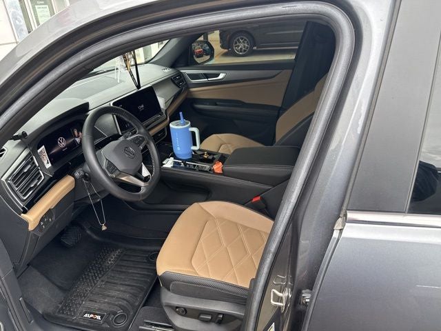 2024 Volkswagen Atlas Cross Sport 2.0T SE w/Technology