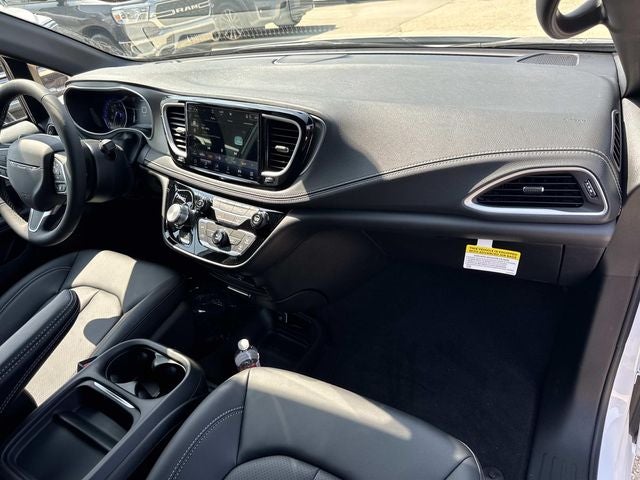 2027 Chrysler Pacifica PACIFICA SELECT