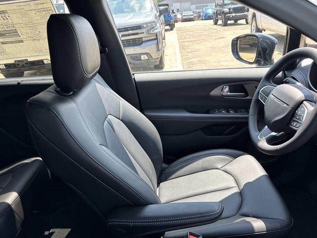 2027 Chrysler Pacifica PACIFICA SELECT