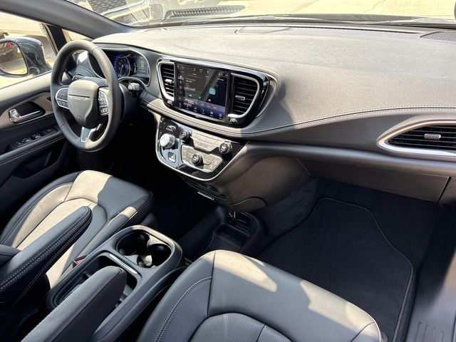 2027 Chrysler Pacifica PACIFICA SELECT