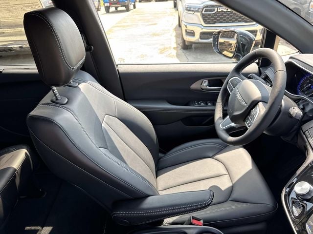 2027 Chrysler Pacifica PACIFICA SELECT AWD
